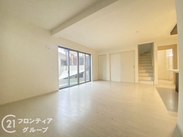 枚方市菊丘町　新築一戸建て　１期　２号棟