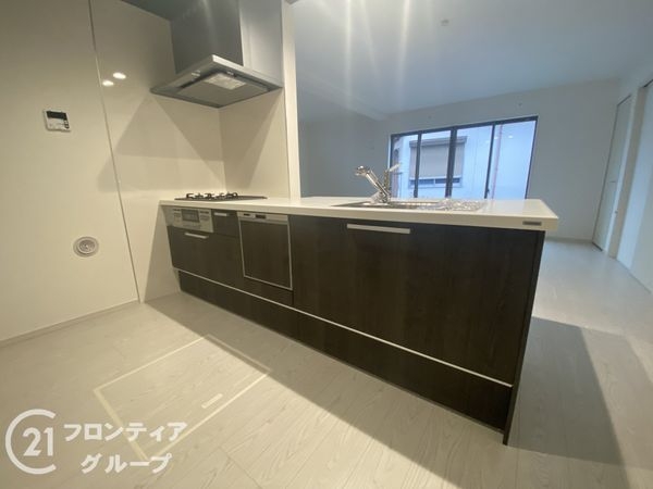 枚方市菊丘町　新築一戸建て　１期　２号棟