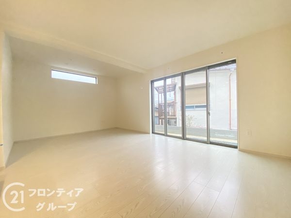 枚方市菊丘町　新築一戸建て　１期　２号棟