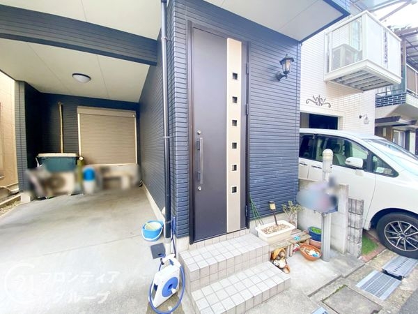 寝屋川市昭栄町　中古一戸建て