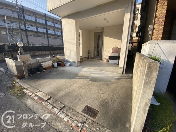 枚方市松丘町　中古一戸建て