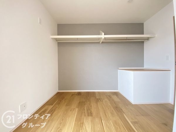 寝屋川市寿町　新築一戸建て