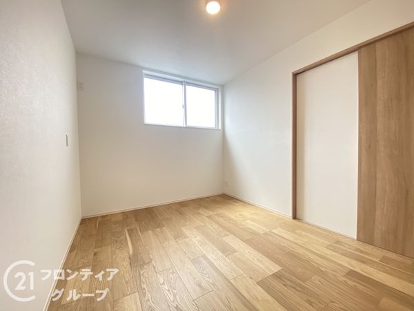 寝屋川市寿町　新築一戸建て