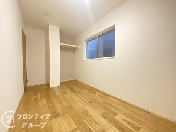 寝屋川市寿町　新築一戸建て