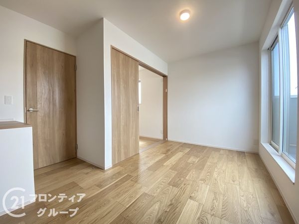 寝屋川市寿町　新築一戸建て
