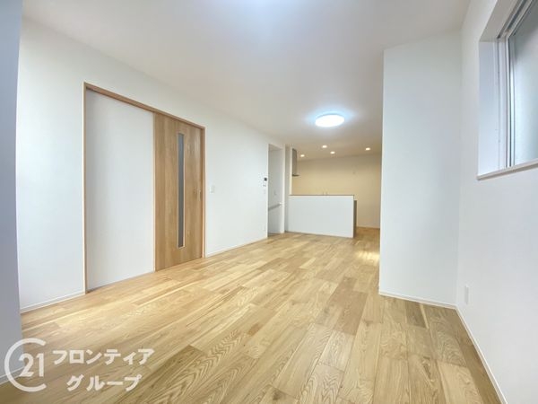寝屋川市寿町　新築一戸建て
