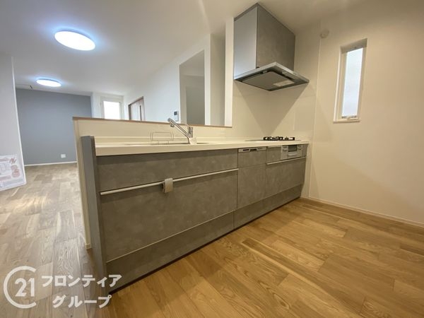 寝屋川市寿町　新築一戸建て