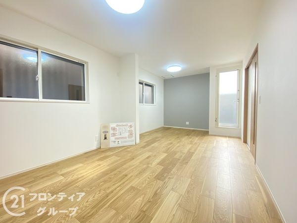 寝屋川市寿町　新築一戸建て