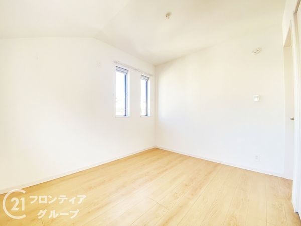 枚方市養父東町の中古一戸建て