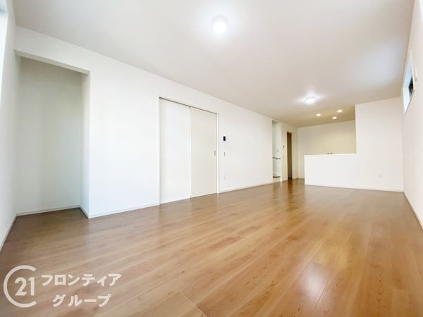枚方市黄金野１丁目　新築一戸建て　１期　全１区画