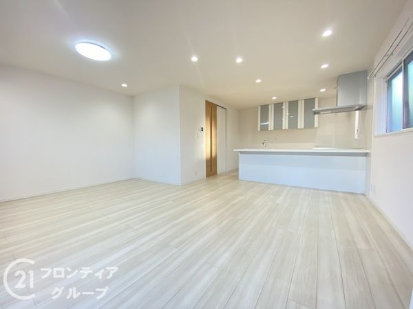 寝屋川市堀溝３丁目　中古一戸建て