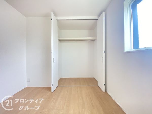 枚方市長尾西町１丁目　新築一戸建て