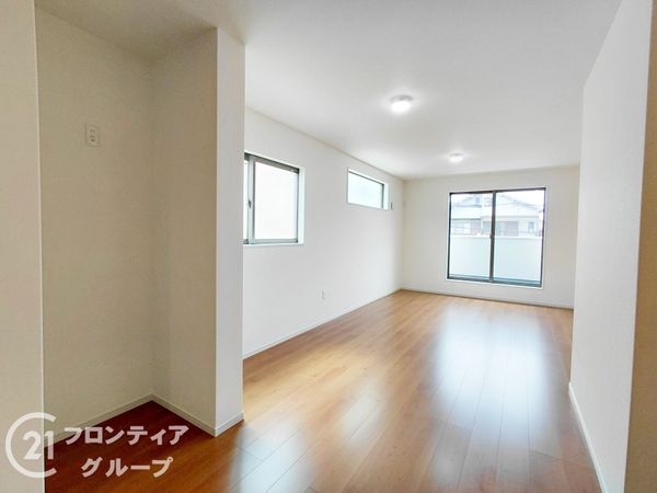 寝屋川市国松町　新築一戸建て　１期　1号棟