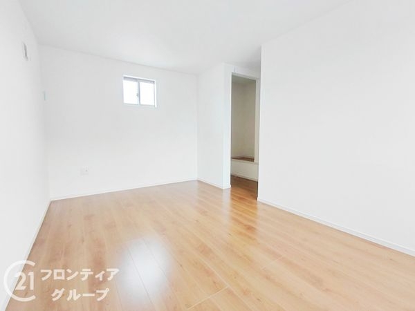 寝屋川市春日町　新築一戸建て　３期　１号地