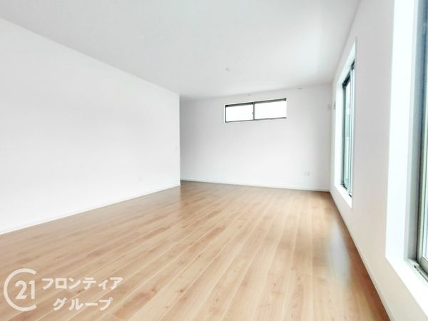 寝屋川市春日町　新築一戸建て　３期　１号地