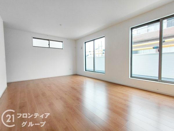 寝屋川市春日町　新築一戸建て　３期　１号地