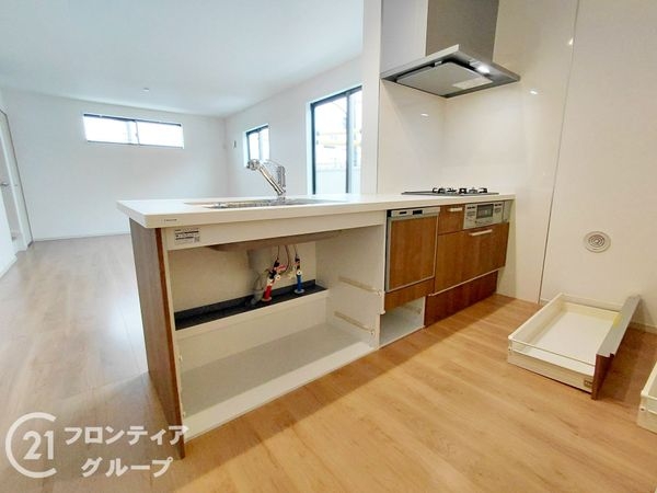 寝屋川市春日町　新築一戸建て　３期　２号地