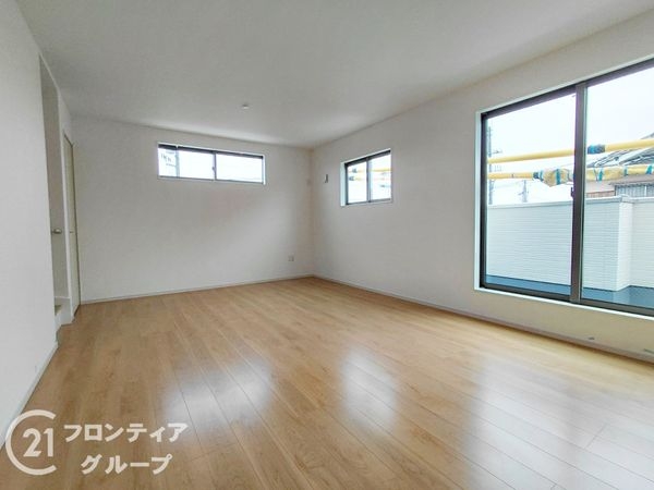 寝屋川市春日町　新築一戸建て　３期　２号地