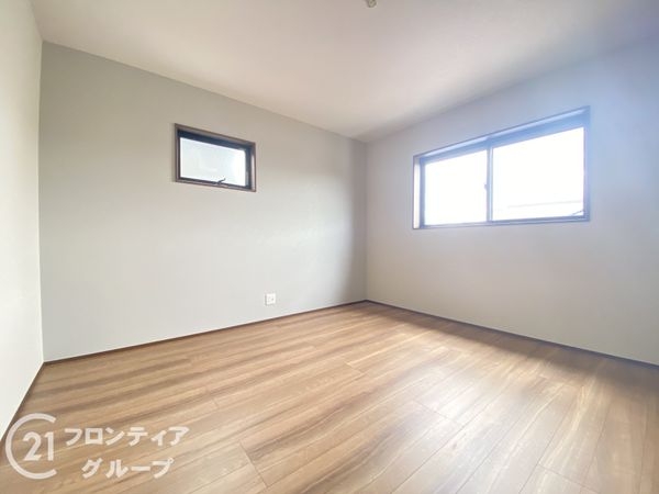 寝屋川市太秦緑が丘　新築一戸建て　B号棟