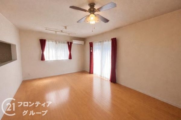 枚方市長尾西町１丁目　中古一戸建て