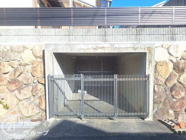 寝屋川市太秦緑が丘の中古一戸建て