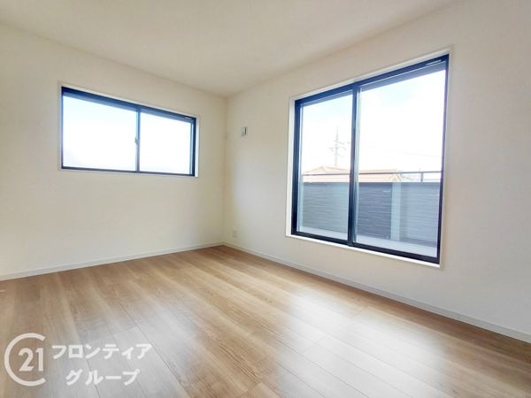 枚方市高野道２丁目　新築一戸建て　２期　2号棟