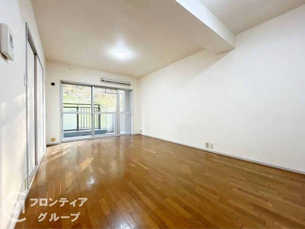 香里ケ丘セントポリア２号棟　中古マンション