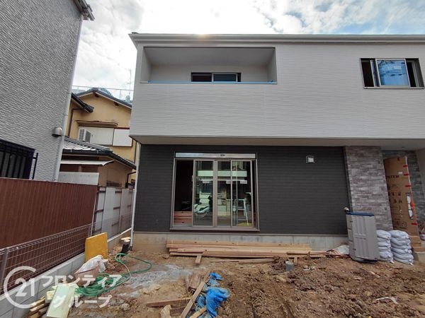 枚方市松丘町　新築一戸建て　1期　1号地