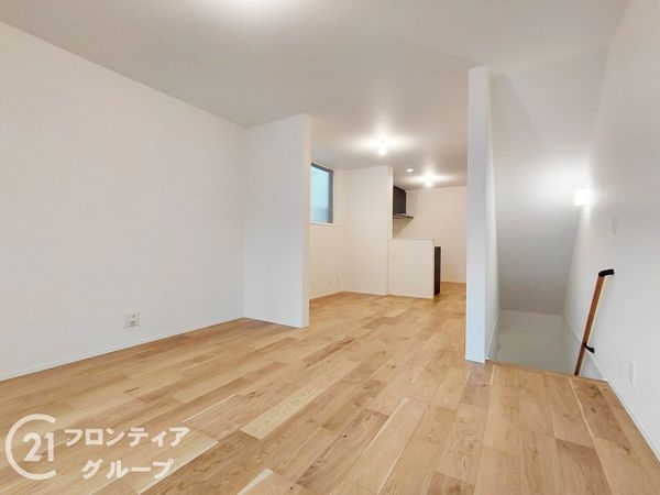 寝屋川市石津東町　新築一戸建て