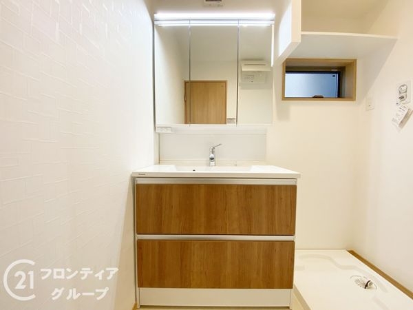 寝屋川市緑町　新築一戸建て