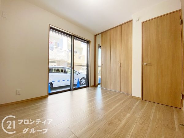 寝屋川市緑町　新築一戸建て