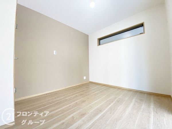 寝屋川市緑町　新築一戸建て