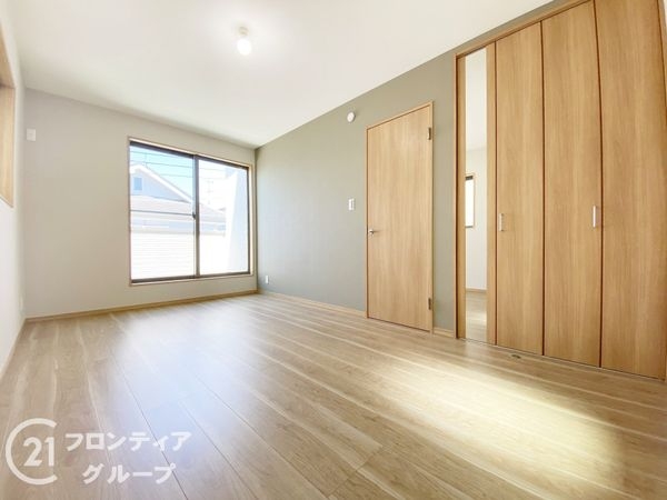寝屋川市緑町　新築一戸建て