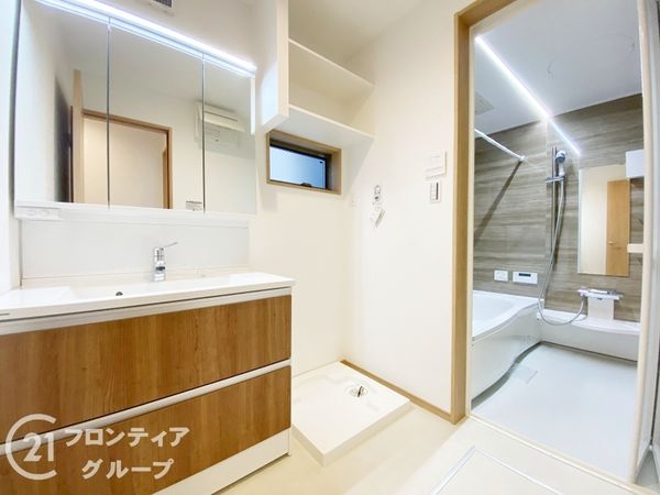寝屋川市緑町　新築一戸建て