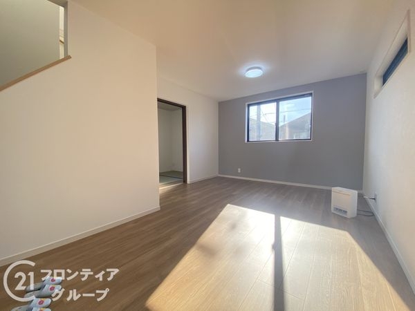 枚方市東中振１丁目の中古一戸建て