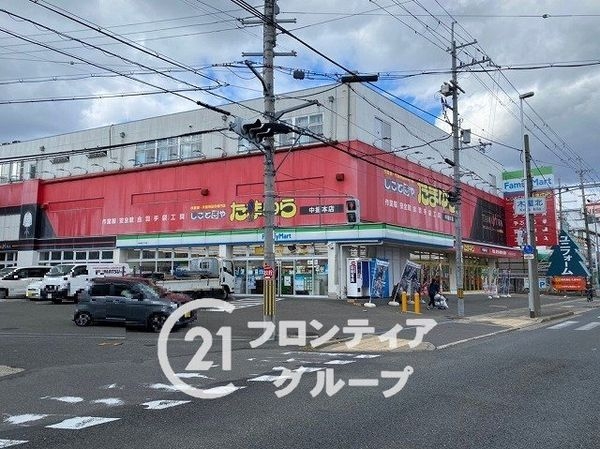 枚方市南中振２丁目の中古一戸建て(ファミリーマート南中振三丁目店)