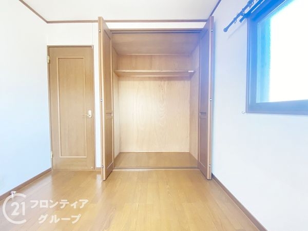 枚方市南中振２丁目の中古一戸建て