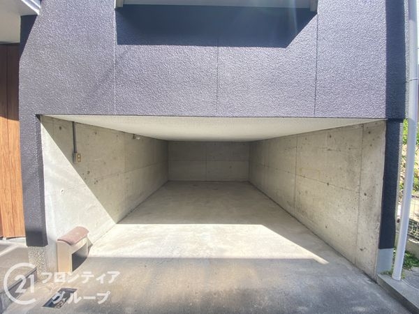 枚方市南中振２丁目の中古一戸建て