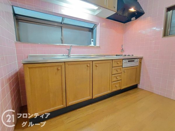 寝屋川市点野２丁目　中古一戸建て