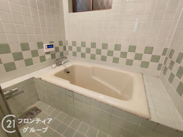 寝屋川市点野２丁目　中古一戸建て