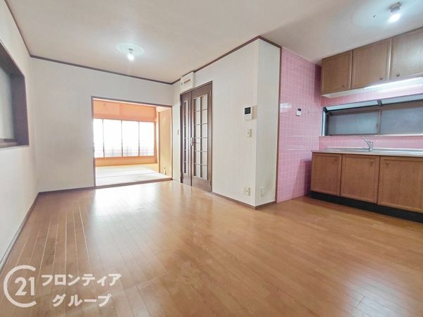 寝屋川市点野２丁目　中古一戸建て