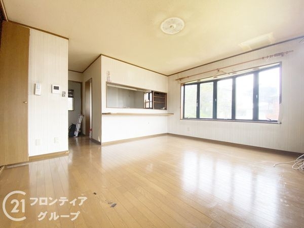 寝屋川市菅相塚町　中古一戸建て