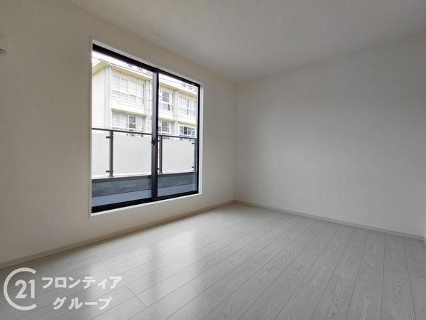 枚方市香里ケ丘１１丁目　新築一戸建て　４期　全１区画