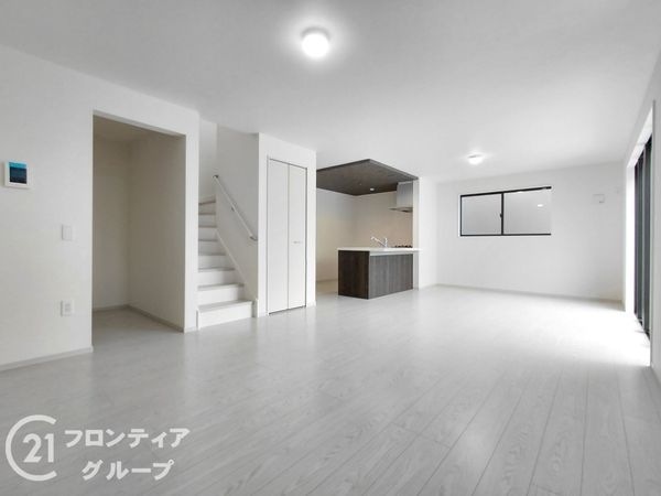 枚方市香里ケ丘１１丁目　新築一戸建て　４期　全１区画