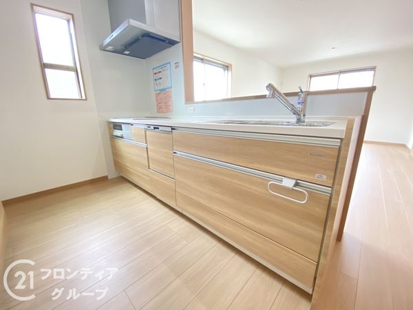 枚方市春日元町１丁目　新築一戸建て