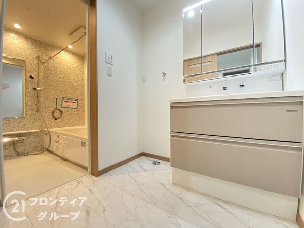 枚方市春日元町１丁目　新築一戸建て