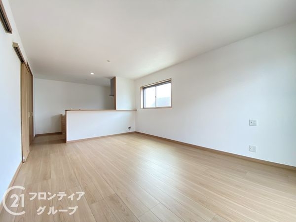 枚方市春日元町１丁目　新築一戸建て