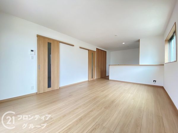 枚方市春日元町１丁目　新築一戸建て