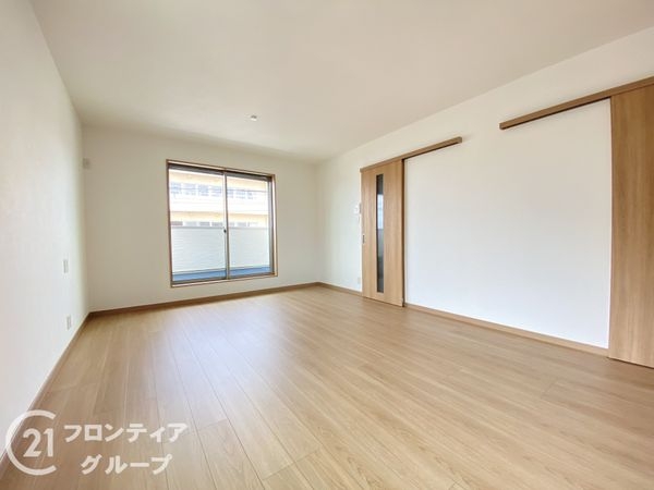枚方市春日元町１丁目　新築一戸建て