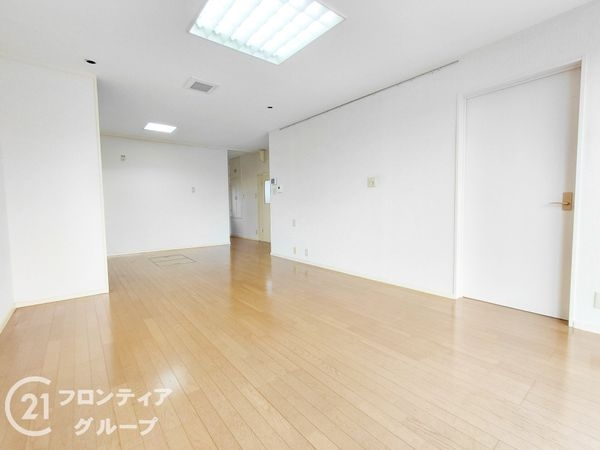 枚方市三栗１丁目の中古一戸建て